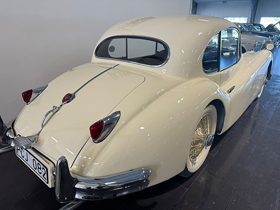 Jaguar XK140 6 of 9