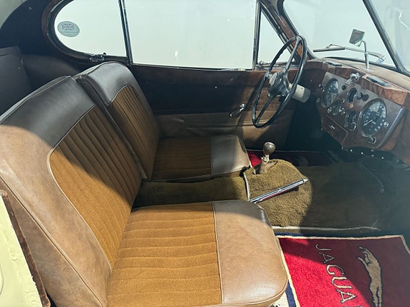 Jaguar XK140 8 of 9