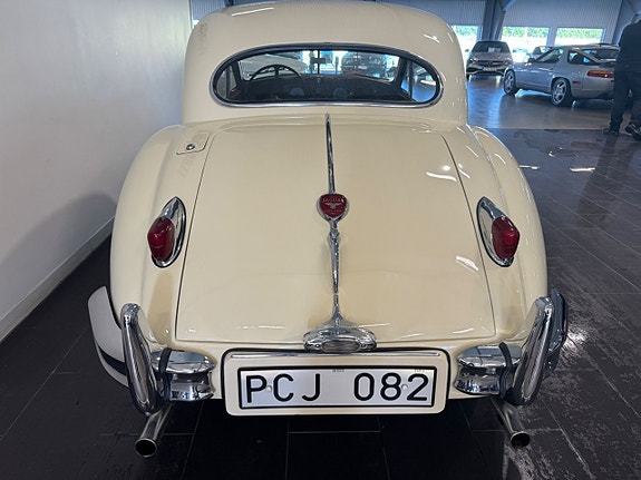 Jaguar XK140 7 of 9
