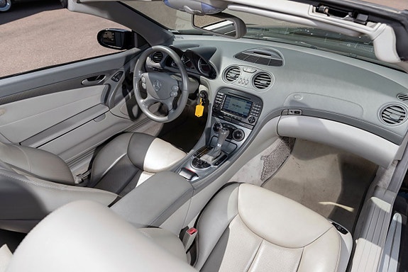Mercedes-Benz SL350 9 of 13