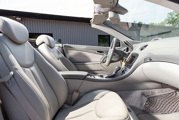 Mercedes-Benz SL350 10 of 13