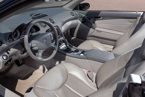 Mercedes-Benz SL350 8 of 13