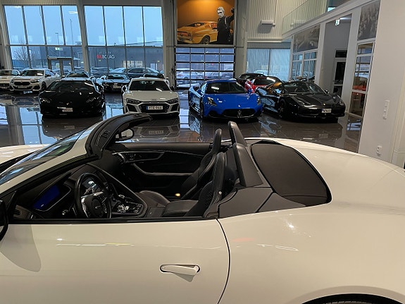 Jaguar F-TYPE 4 of 5