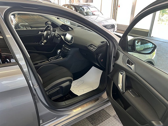 Peugeot 308 11 of 22