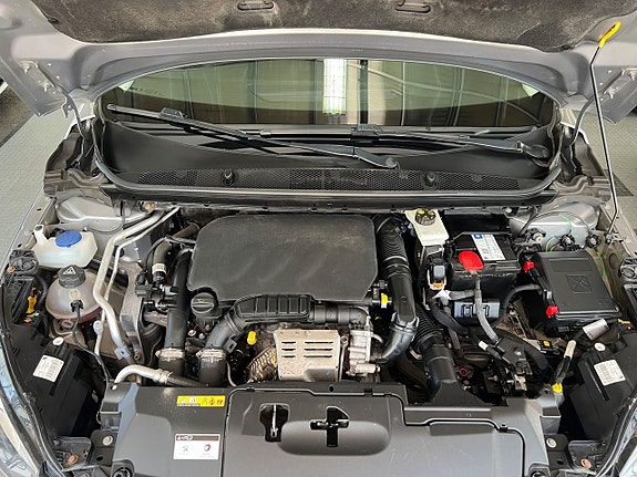 Peugeot 308 18 of 22