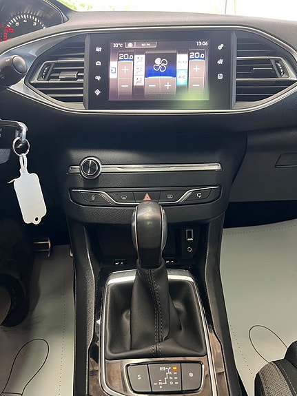 Peugeot 308 15 of 22