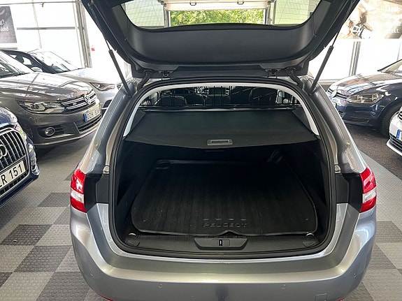 Peugeot 308 7 of 22