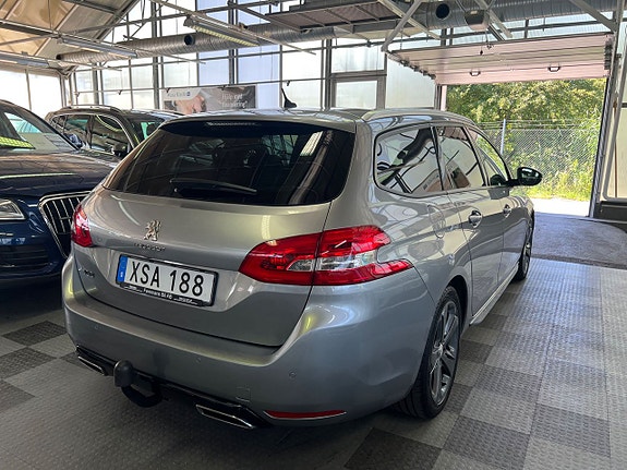 Peugeot 308 4 of 5