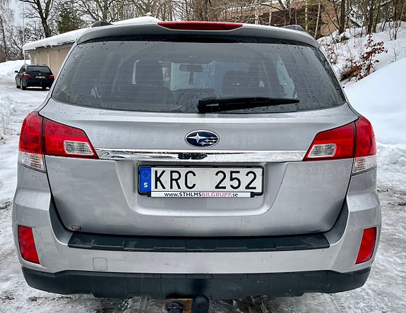 Subaru Outback 4 of 12