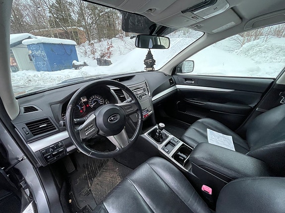 Subaru Outback 7 of 12