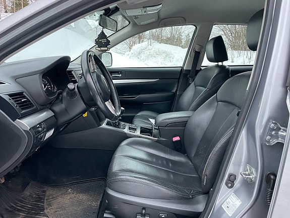 Subaru Outback 6 of 12