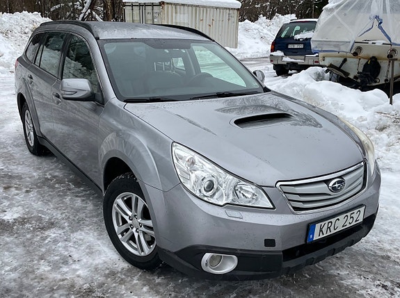 Subaru Outback 2 of 12