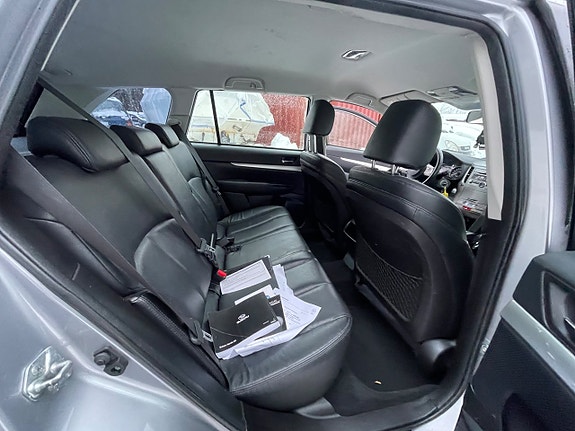 Subaru Outback 9 of 12