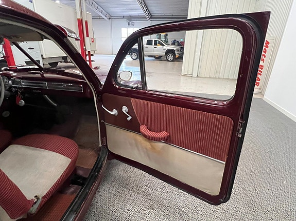 Volvo PV 18 of 30