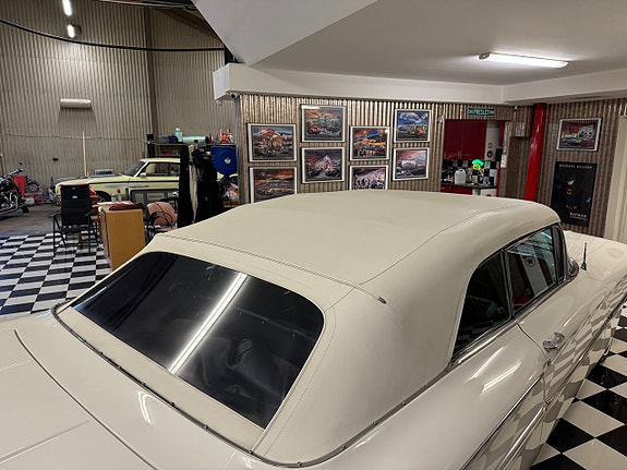 Oldsmobile 98 23 of 27