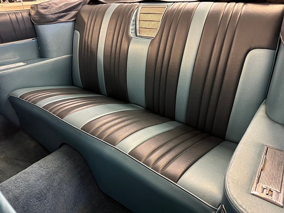Oldsmobile 98 19 of 27