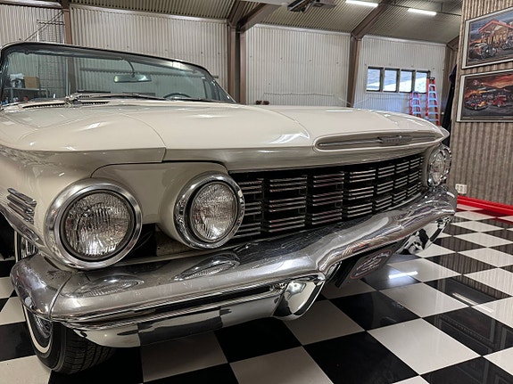 Oldsmobile 98 7 of 27
