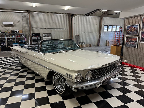 Oldsmobile 98 5 of 27