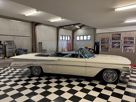 Oldsmobile 98 9 of 27