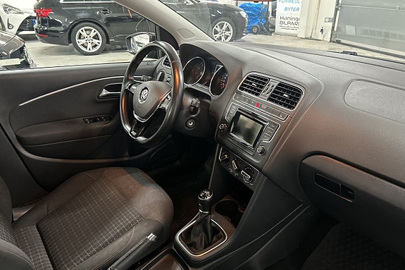 Volkswagen Polo 10 of 15