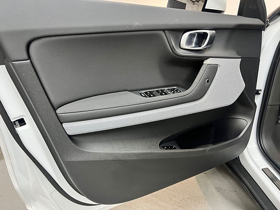 Polestar 2 27 of 28