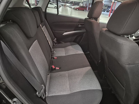 Suzuki S-Cross 5 of 10