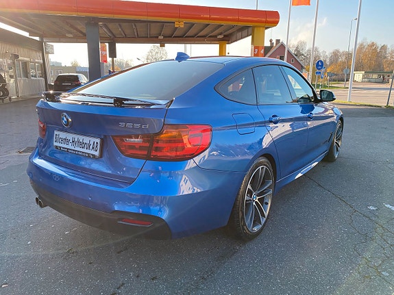 BMW 325d 4 of 5