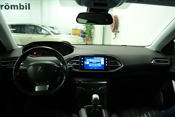 Peugeot 308 4 of 5