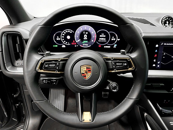 Porsche Cayenne 11 of 27