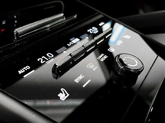 Porsche Cayenne 23 of 27