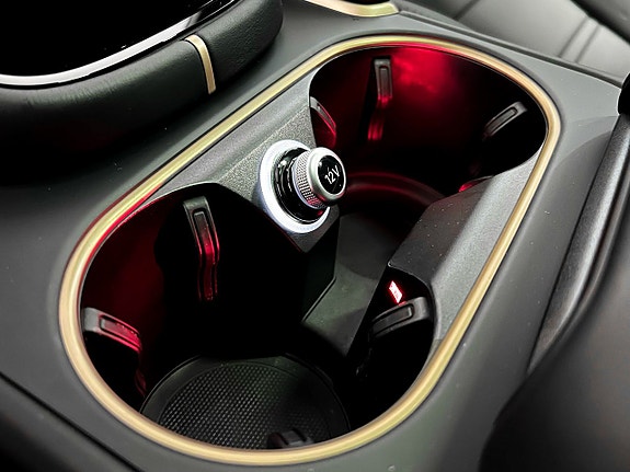 Porsche Cayenne 19 of 27