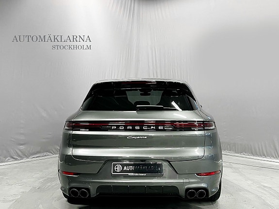 Porsche Cayenne 6 of 27