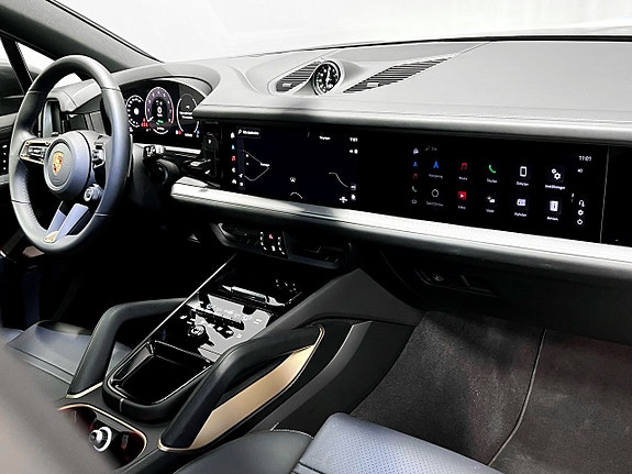 Porsche Cayenne 13 of 27