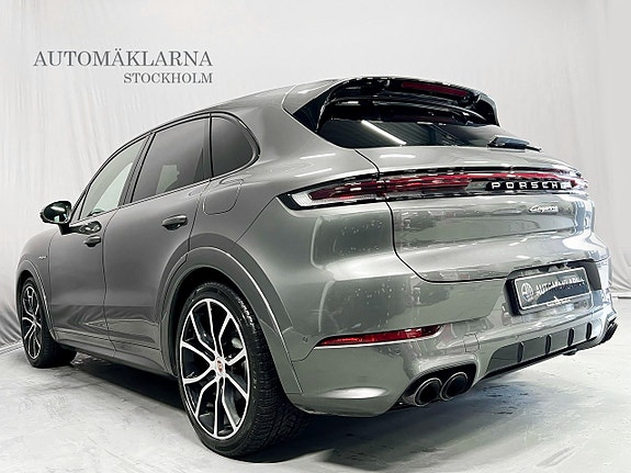 Porsche Cayenne 26 of 27