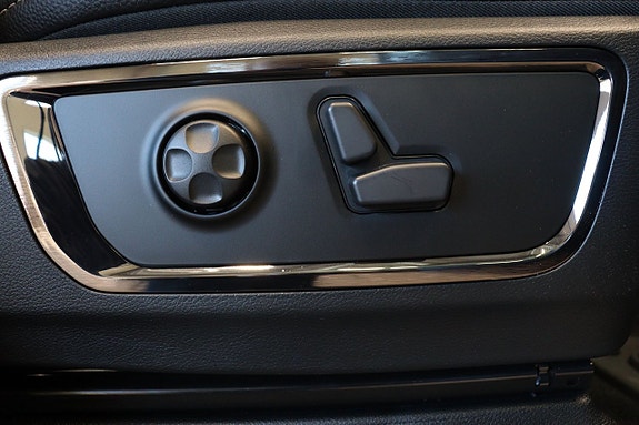 Dodge RAM 1500 8 of 12