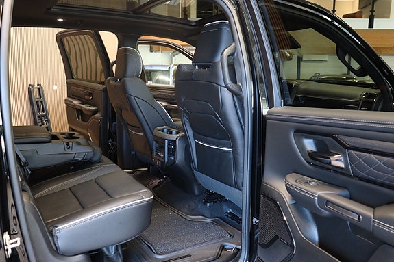 Dodge RAM 1500 10 of 12