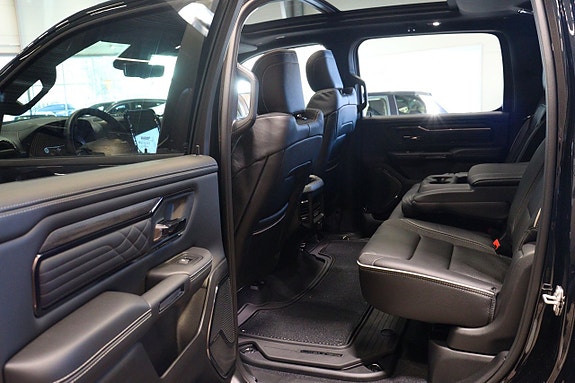 Dodge RAM 1500 11 of 12