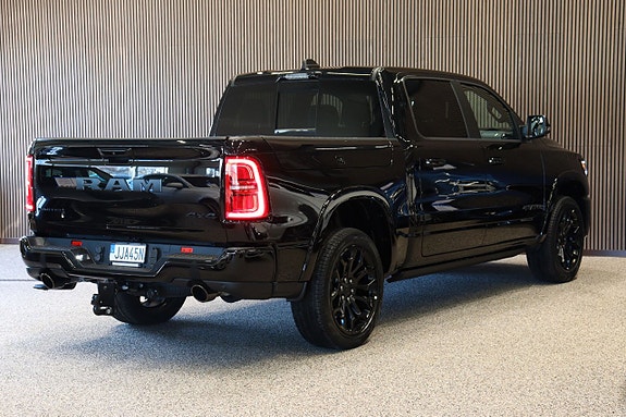Dodge RAM 1500 3 of 12