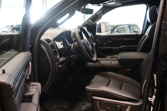 Dodge RAM 1500 9 of 12