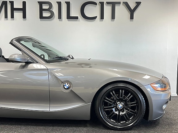 BMW Z4 7 of 12
