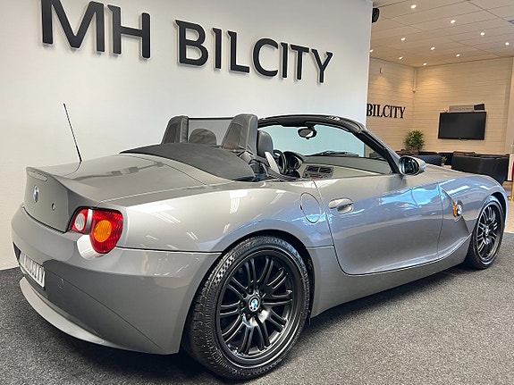 BMW Z4 8 of 12