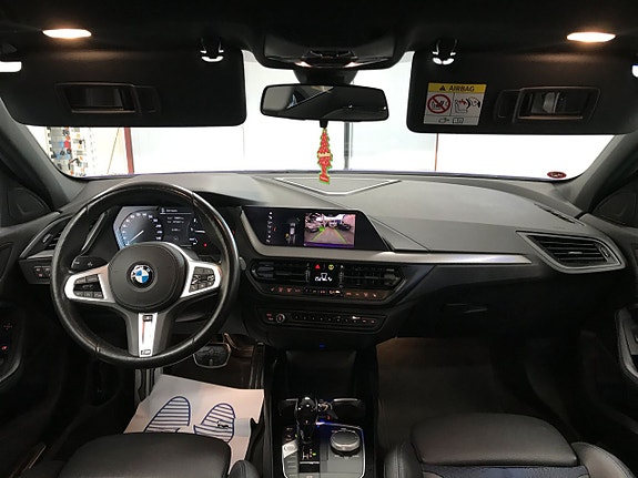 BMW 118i 12 of 27