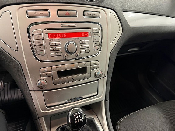 Ford Mondeo 14 of 20