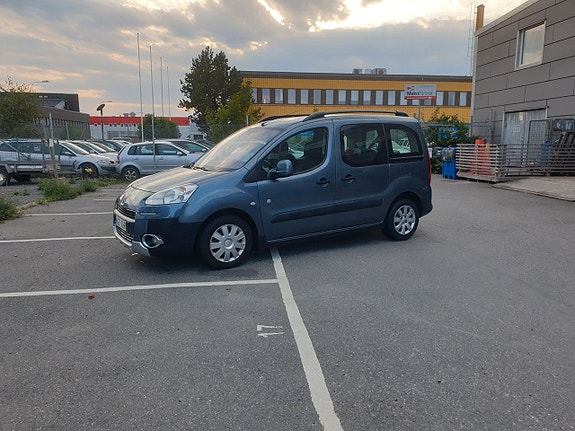 Peugeot Partner Tepee 3 of 5