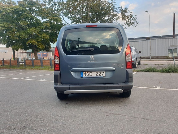 Peugeot Partner Tepee 2 of 5