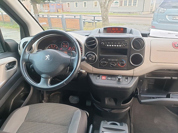 Peugeot Partner Tepee 5 of 5