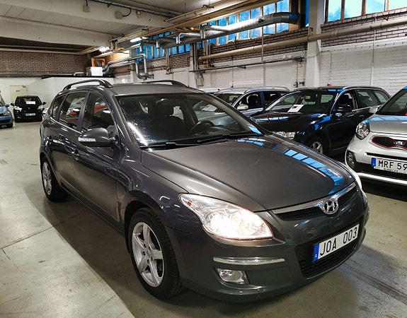 Hyundai i30 2 of 5