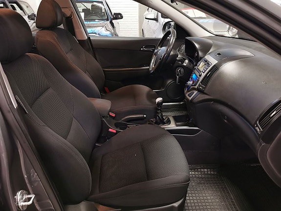 Hyundai i30 10 of 16