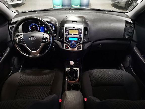 Hyundai i30 15 of 16