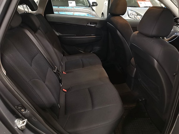 Hyundai i30 11 of 16